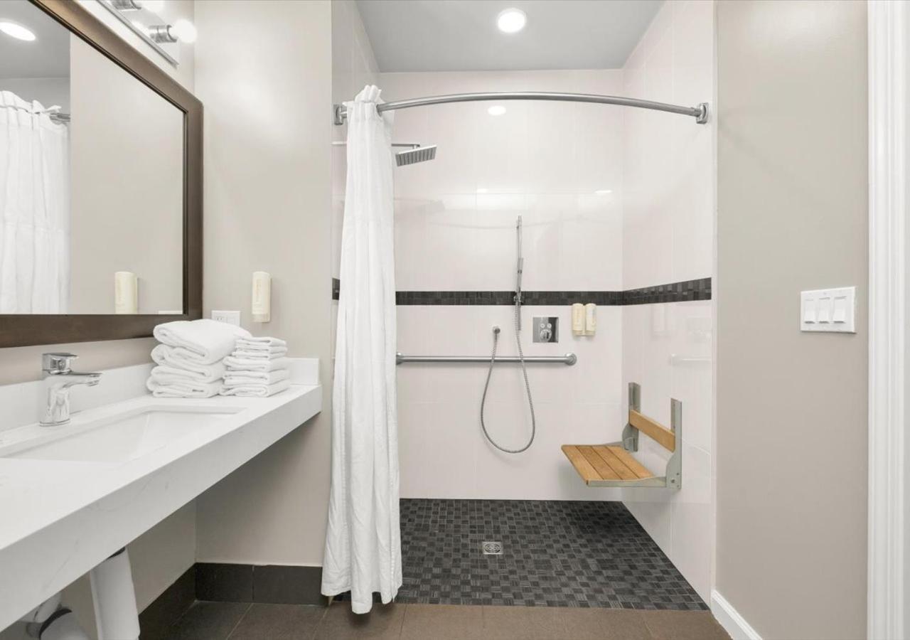 King Room Roll Shower Disability Access Non-Smoking