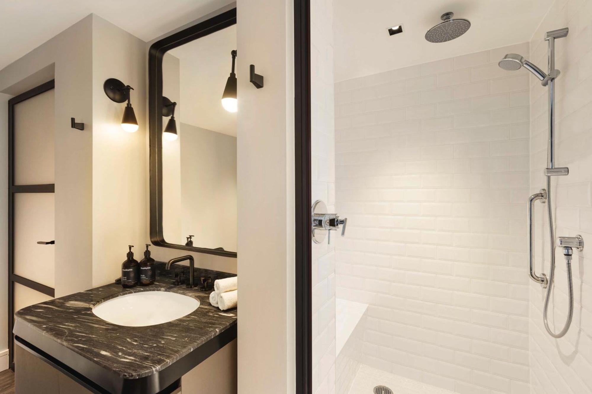 King Studio Suite City View