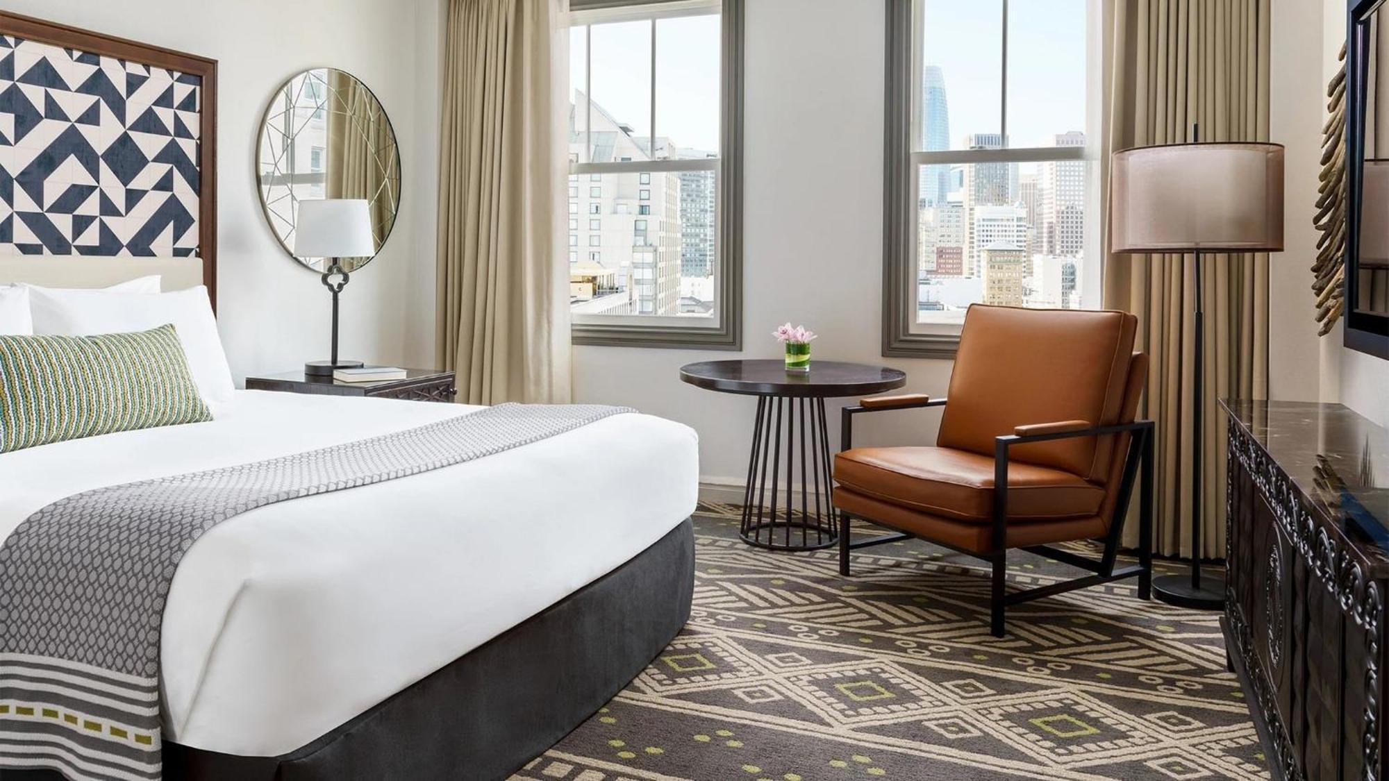 Standard King Room City View